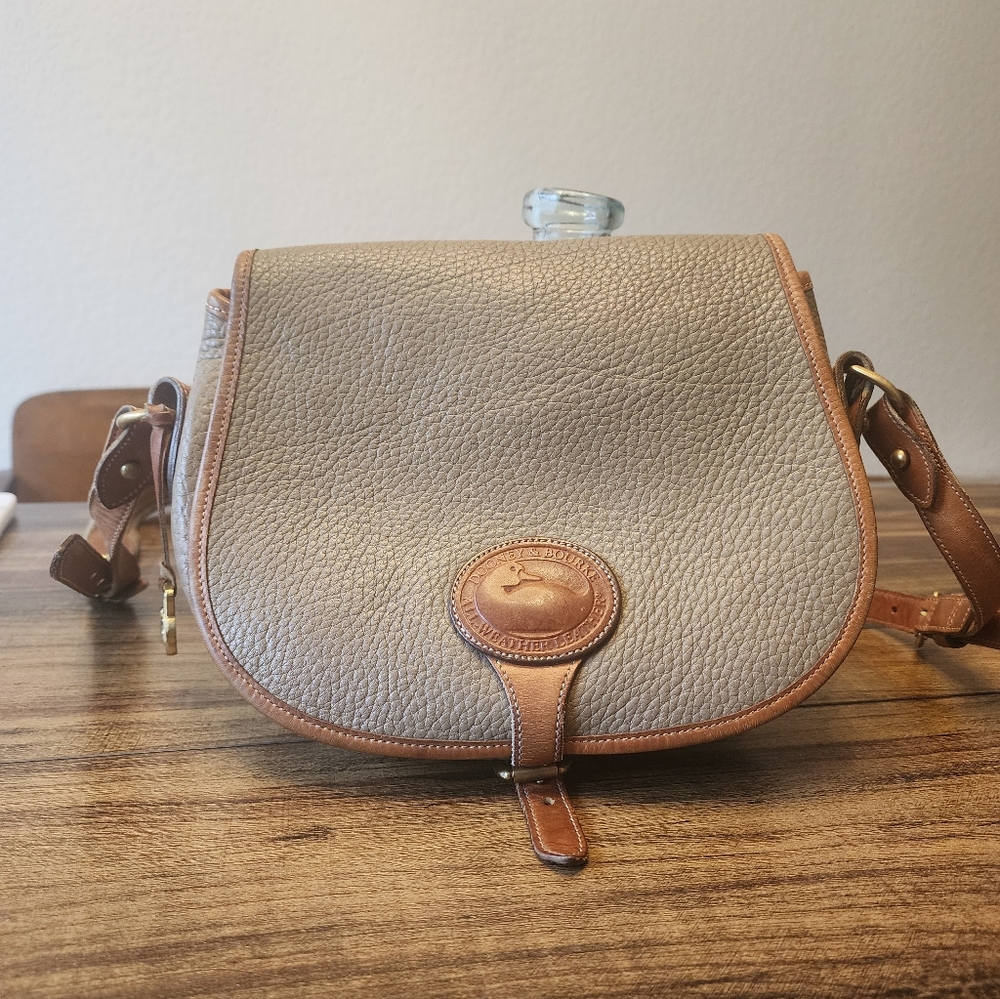 Vintage Dooney And Bourke Crossbody Purse Bag